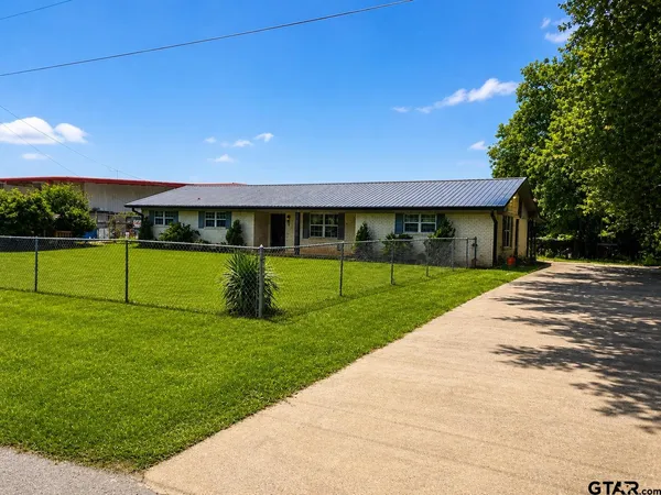 $269,700 | 546 Old San Augustine Highway, Center, TX 75935