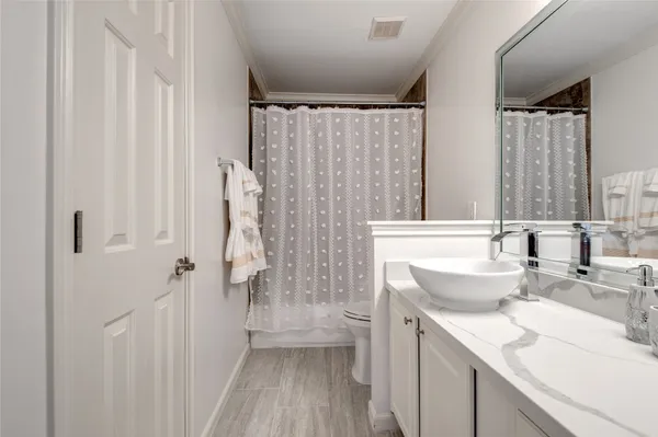 $2,900 | 35 North Walden Elms Circle, The Woodlands, TX 77382