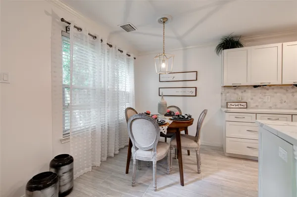 $2,900 | 35 North Walden Elms Circle, The Woodlands, TX 77382