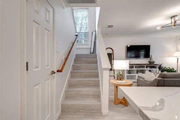 $2,900 | 35 North Walden Elms Circle, The Woodlands, TX 77382