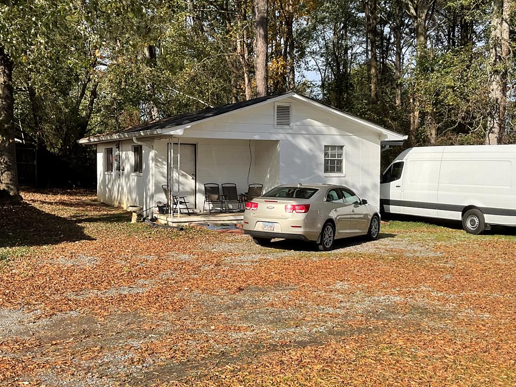 1517 Riverbend Road Dalton, GA 30721 - Photo 4 of 20 Gallery Image 4