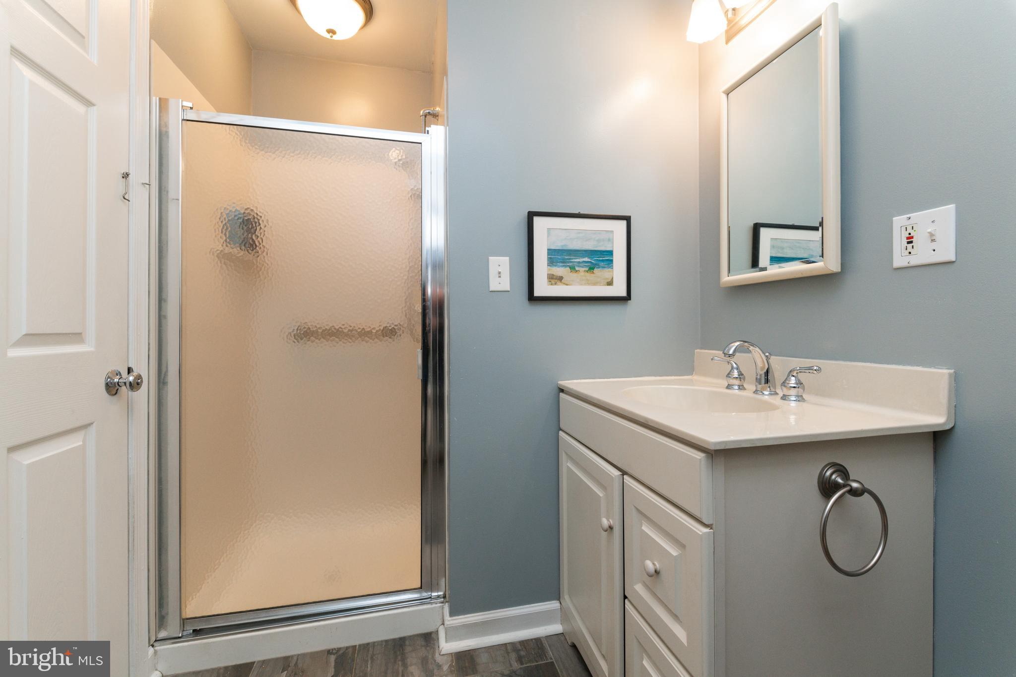 731 Anneslie Road Baltimore, MD 21212 - Photo 14 of 37 Main Level Bathroom