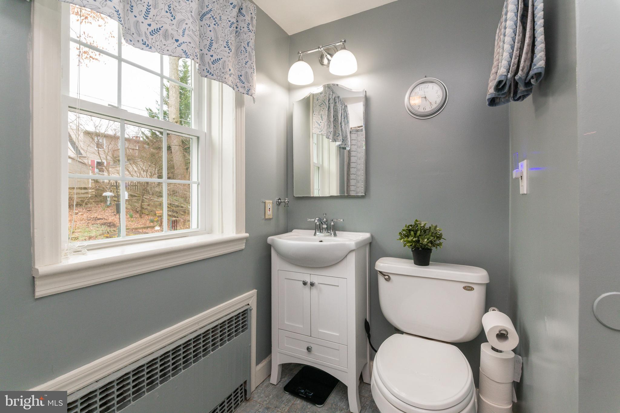 731 Anneslie Road Baltimore, MD 21212 - Photo 24 of 37 Upper Level Full Bath