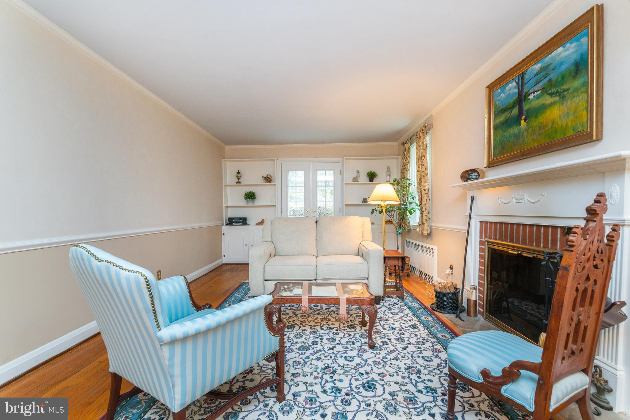 731 Anneslie Road Baltimore, MD 21212 - Photo 3 of 37 Living Rm w/Wood Burning Fireplace & Built-Ins