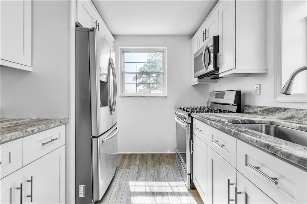 1281 Kirsopp Avenue Pittsburgh, PA 15220 - Photo 14 of 41