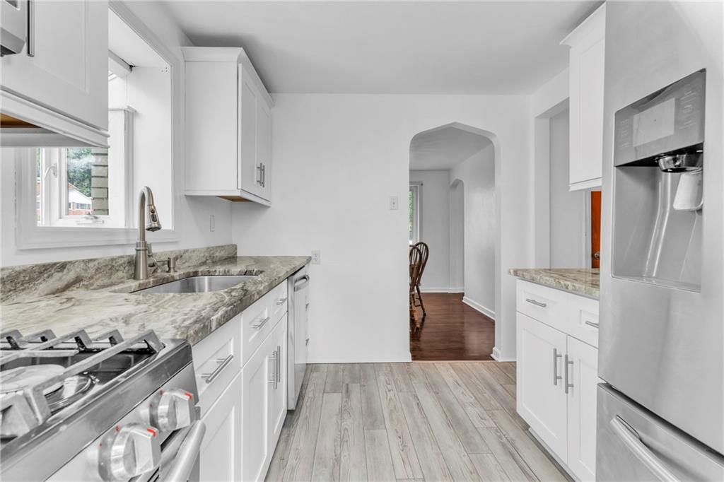 1281 Kirsopp Avenue Pittsburgh, PA 15220 - Photo 16 of 41