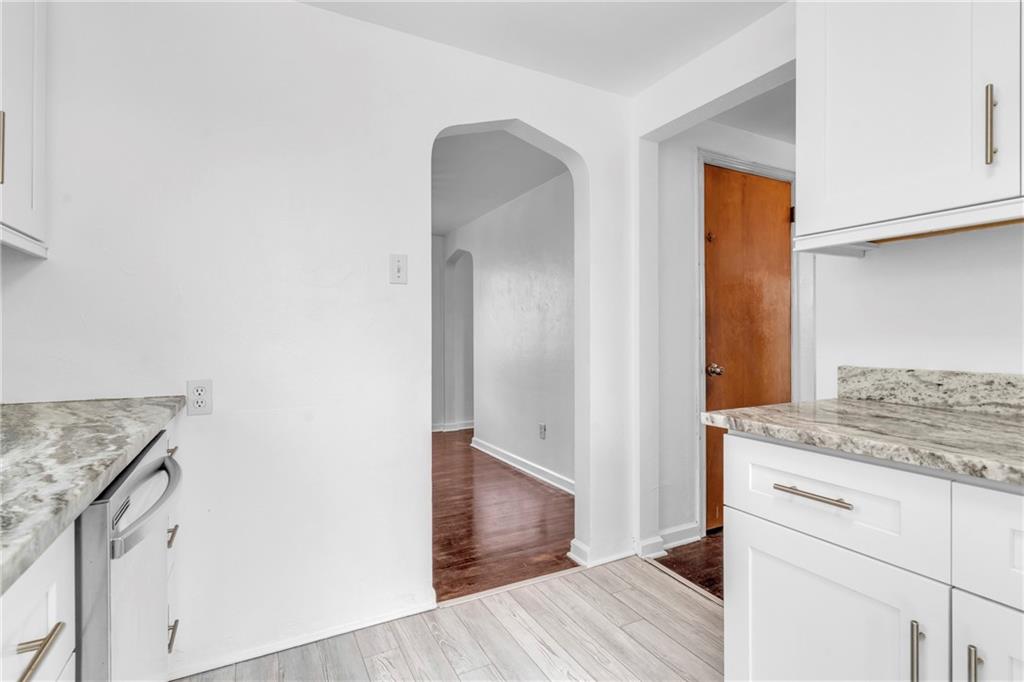 1281 Kirsopp Avenue Pittsburgh, PA 15220 - Photo 17 of 41