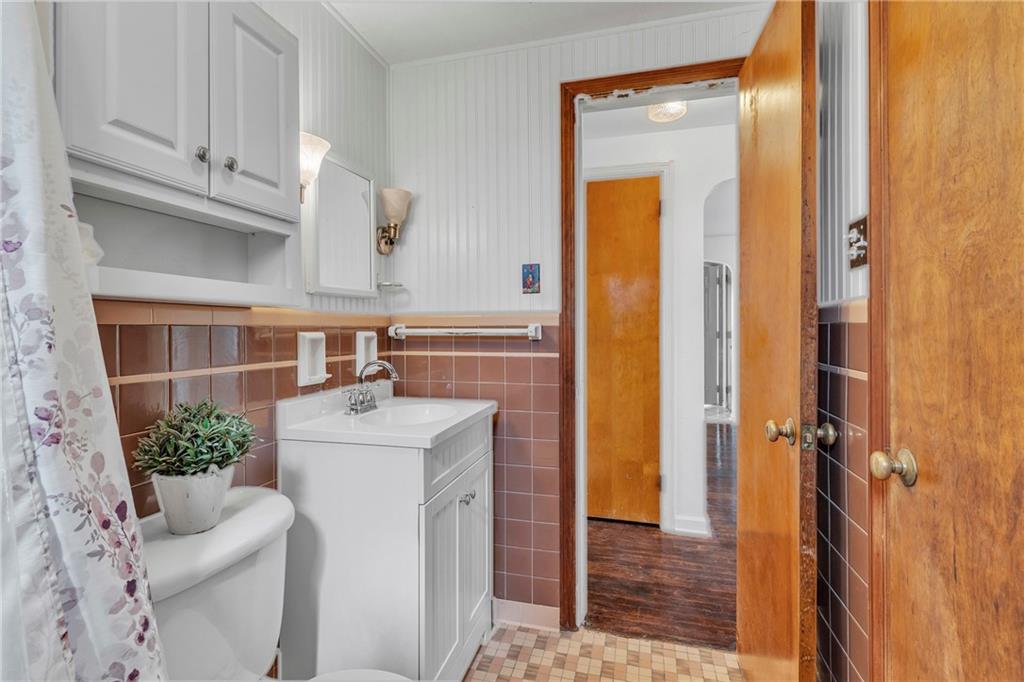 1281 Kirsopp Avenue Pittsburgh, PA 15220 - Photo 20 of 41