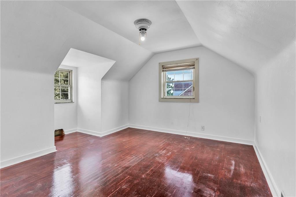 1281 Kirsopp Avenue Pittsburgh, PA 15220 - Photo 21 of 41