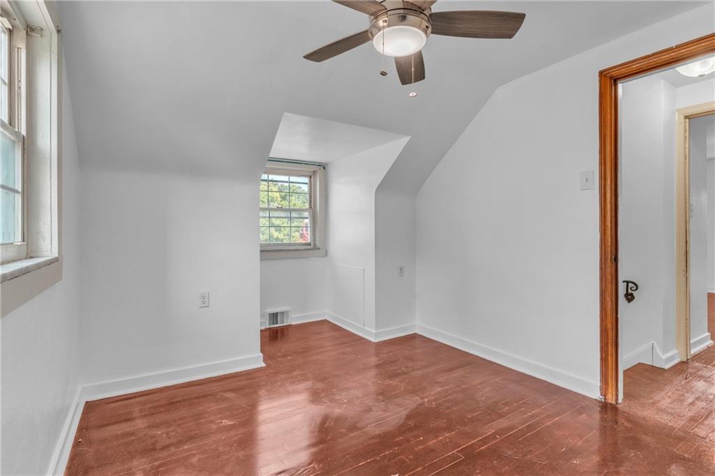 1281 Kirsopp Avenue Pittsburgh, PA 15220 - Photo 27 of 41