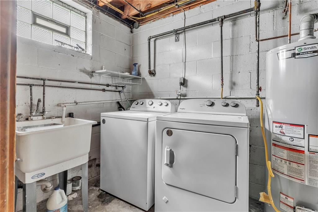 1281 Kirsopp Avenue Pittsburgh, PA 15220 - Photo 28 of 41