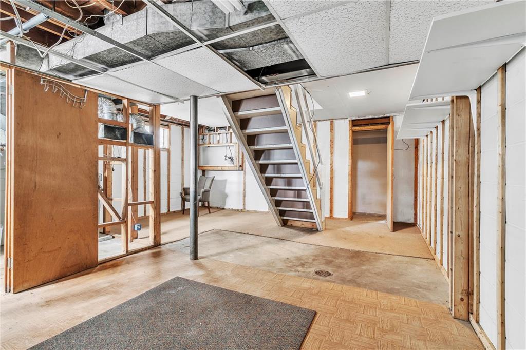 1281 Kirsopp Avenue Pittsburgh, PA 15220 - Photo 30 of 41