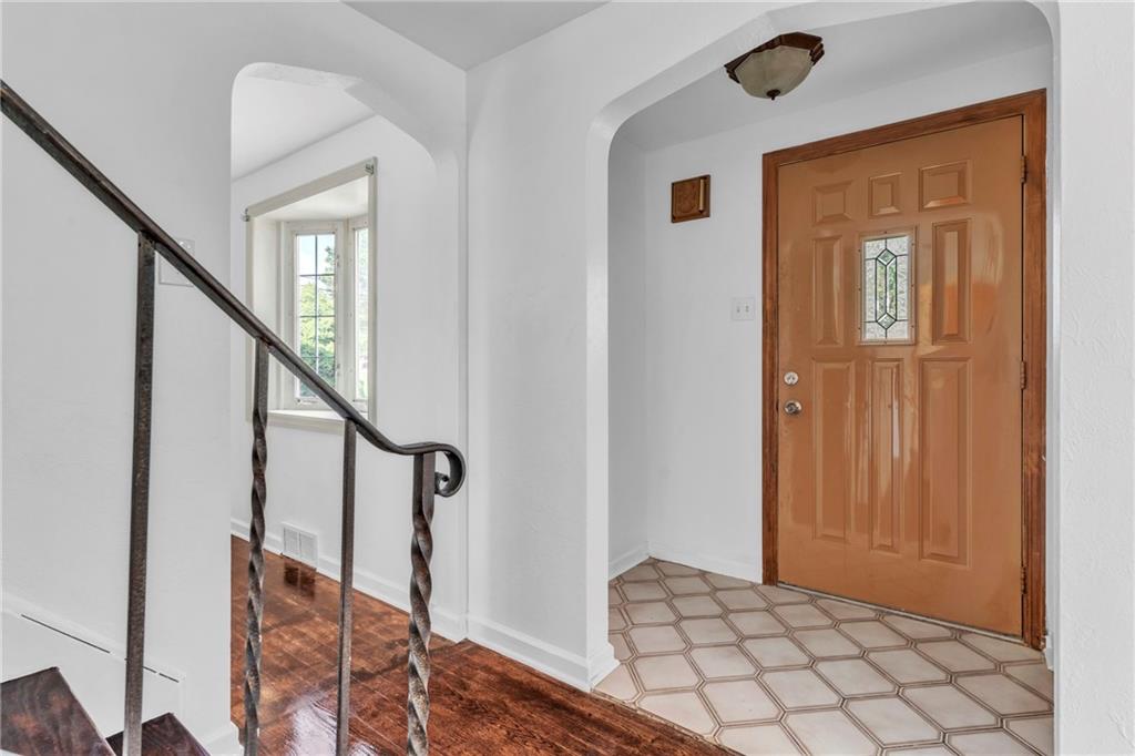 1281 Kirsopp Avenue Pittsburgh, PA 15220 - Photo 3 of 41