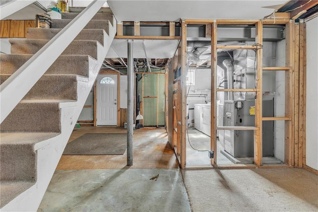 1281 Kirsopp Avenue Pittsburgh, PA 15220 - Photo 34 of 41