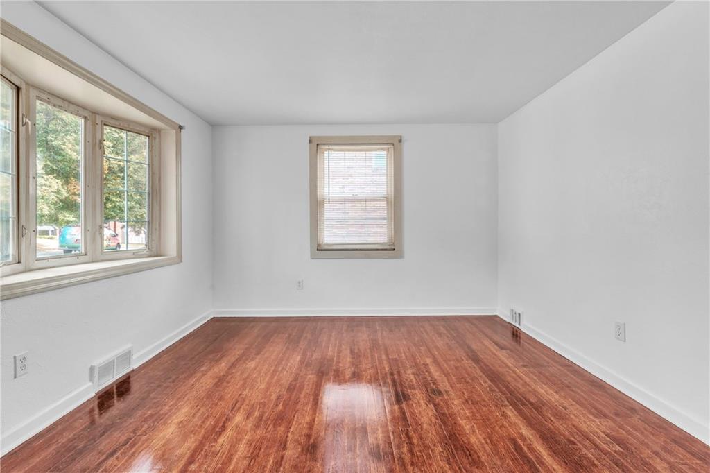 1281 Kirsopp Avenue Pittsburgh, PA 15220 - Photo 7 of 41