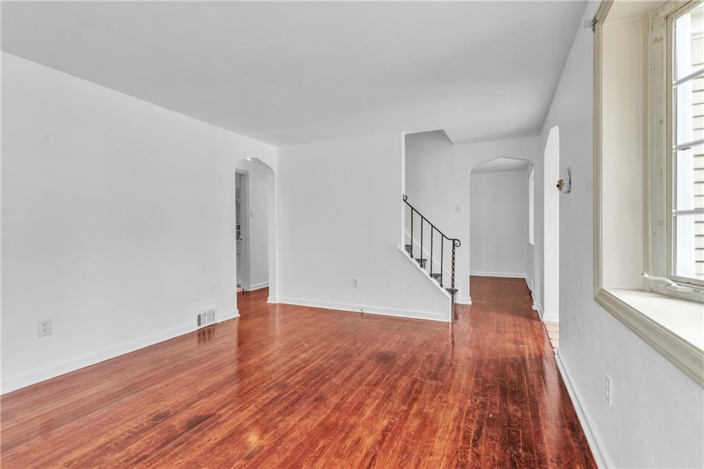 1281 Kirsopp Avenue Pittsburgh, PA 15220 - Photo 9 of 41