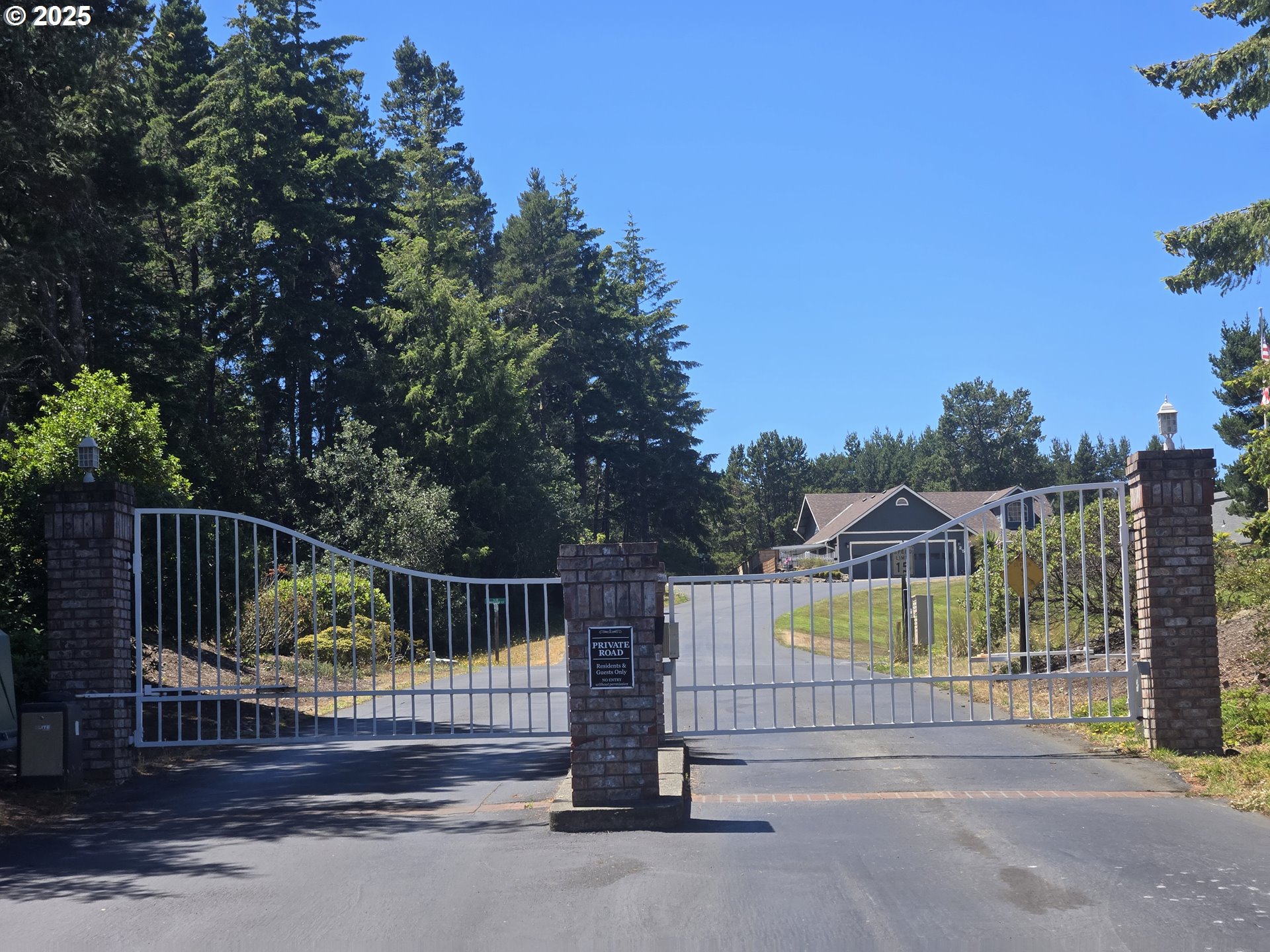 36 Ocean Dunes Drive Florence, OR 97439 - Photo 2 of 40 a view of outdoor space and garden