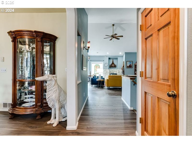 36 Ocean Dunes Drive Florence, OR 97439 - Photo 22 of 40 a view of living room and kitchen with furniture