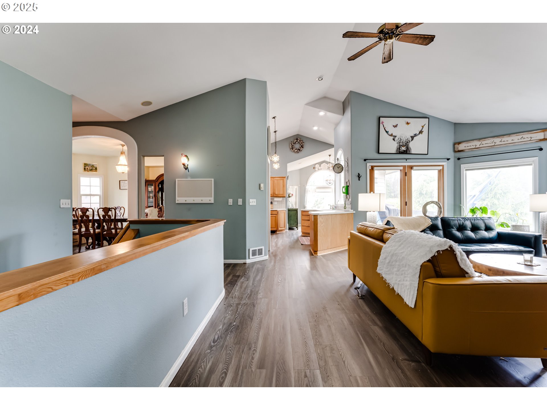 36 Ocean Dunes Drive Florence, OR 97439 - Photo 10 of 40 a living room with furniture and a large window