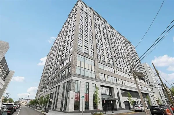 $4,775 | 32 Oakland Avenue, Unit 1516, Jersey City, NJ 07306