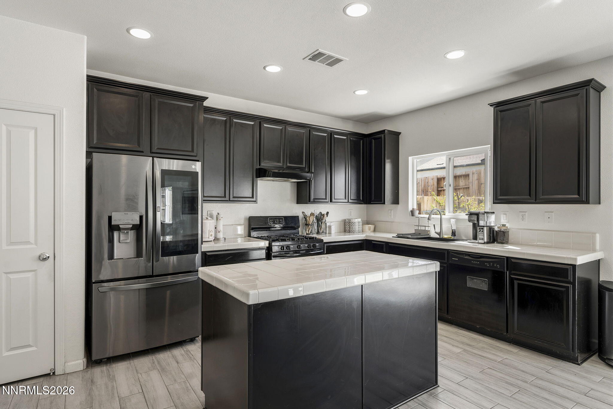 14309 Durham Drive Reno, NV 89506 - Photo 9 of 25 10-web-or-mls-_DSC8532