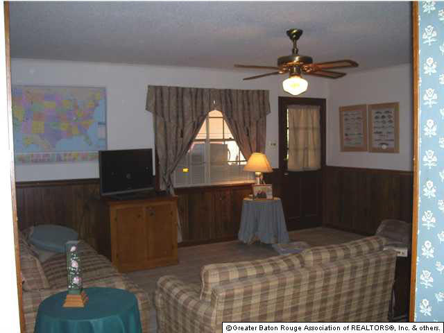 1740 Rue Crozat Baton Rouge, LA 70810 - Photo 3 of 10