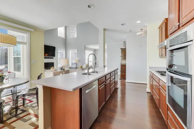 $949,000 | 1325 Grantham Drive, Schaumburg, IL 60193