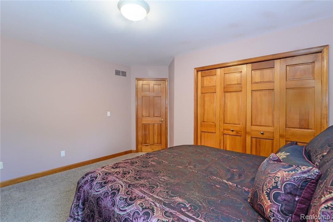571 Timber Ridge Trail Howell, MI 48843 - Photo 24 of 38 All bedrooms have large closets