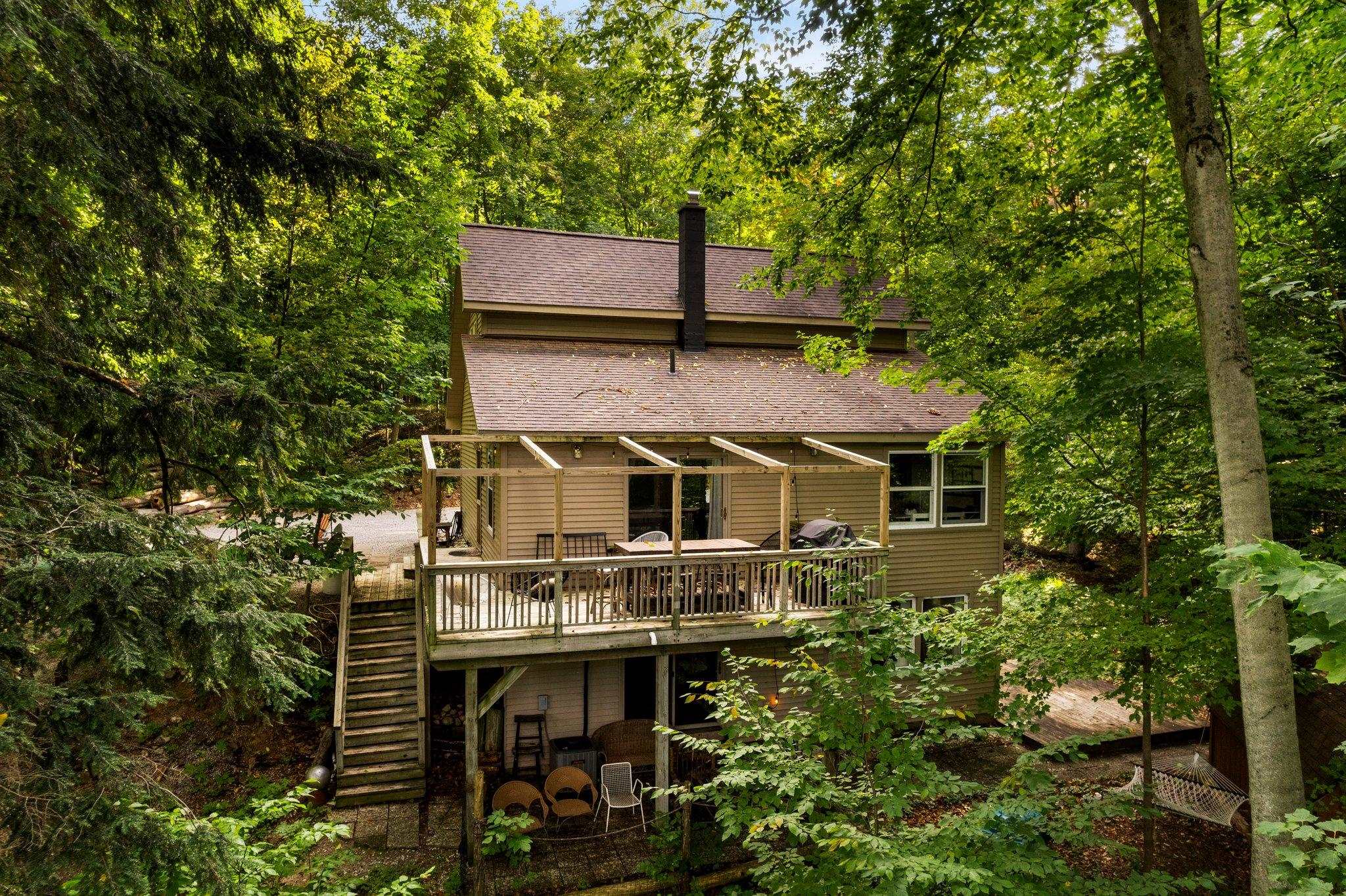 2559 Chaperon Drive Traverse City, MI 49696 - Photo 37 of 55 1916066-36.JPG