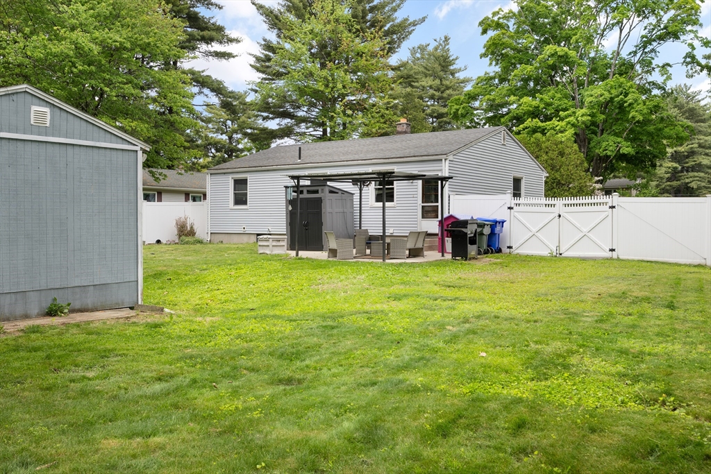 37 Parkerview Street Springfield, MA 01129 - Photo 26 of 31