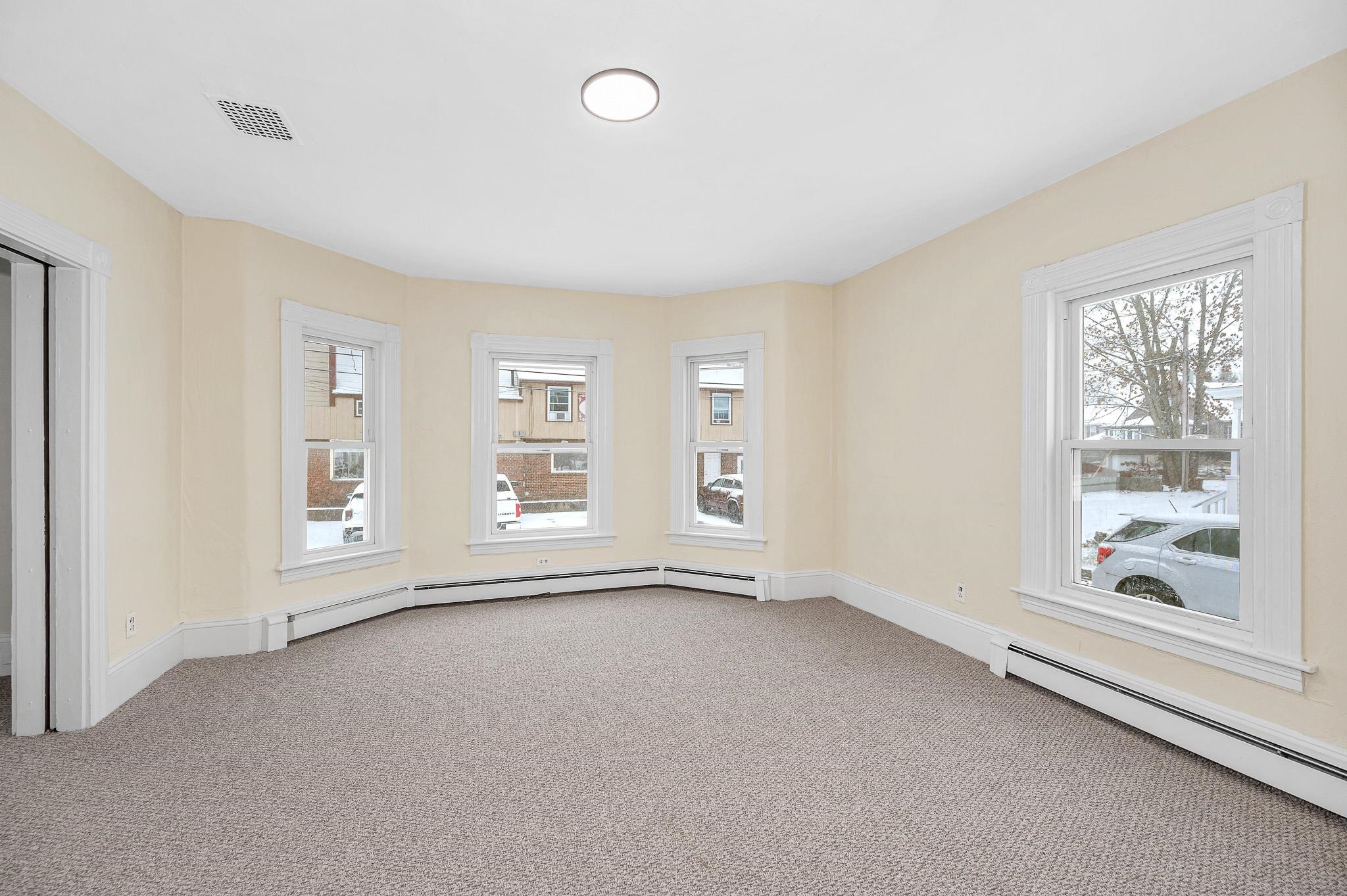 32 Crystal Avenue Derry, NH 03038 - Photo 8 of 28