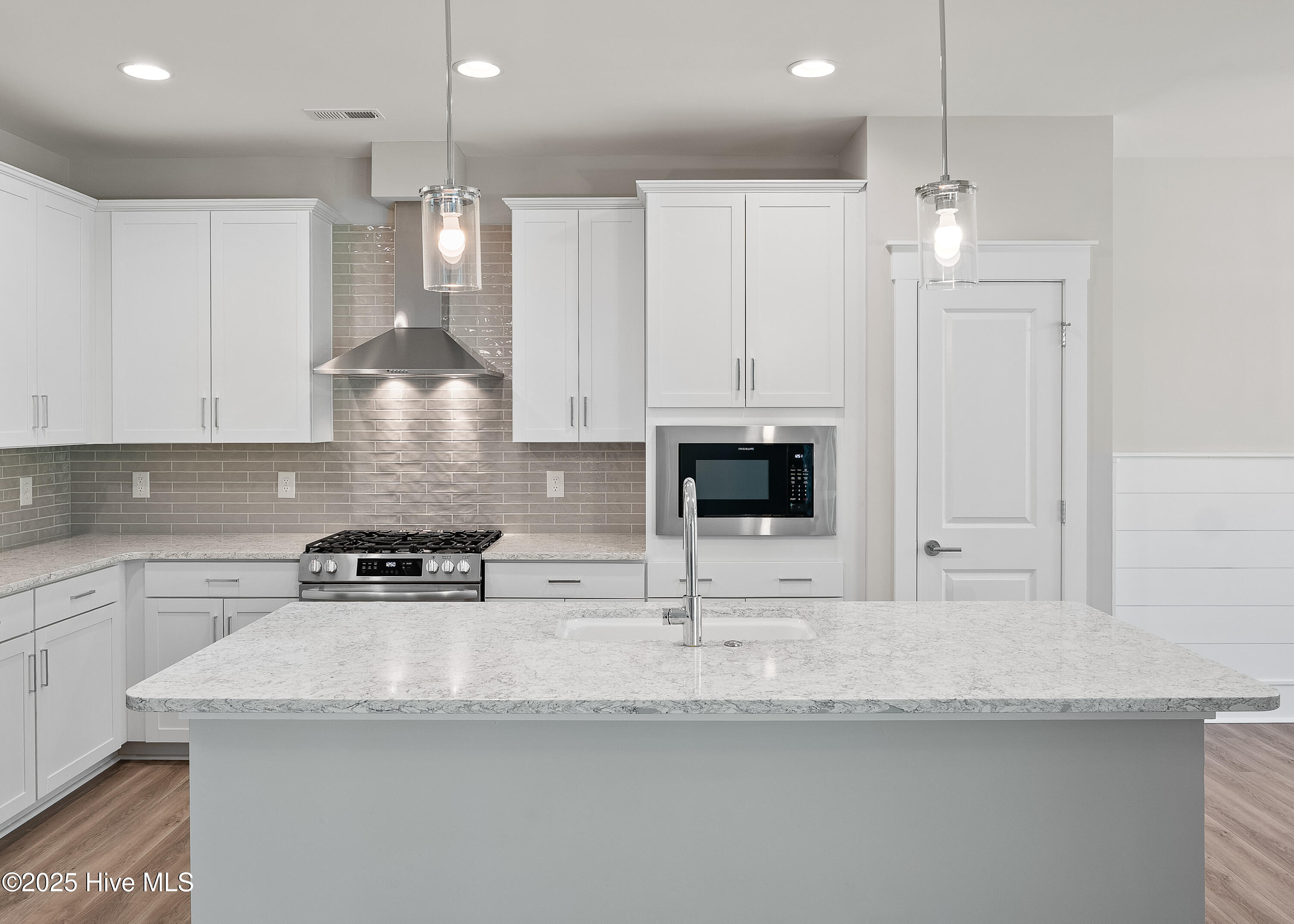 39 Streambed Way Hampstead, NC 28443 - Photo 15 of 36 Kitchen