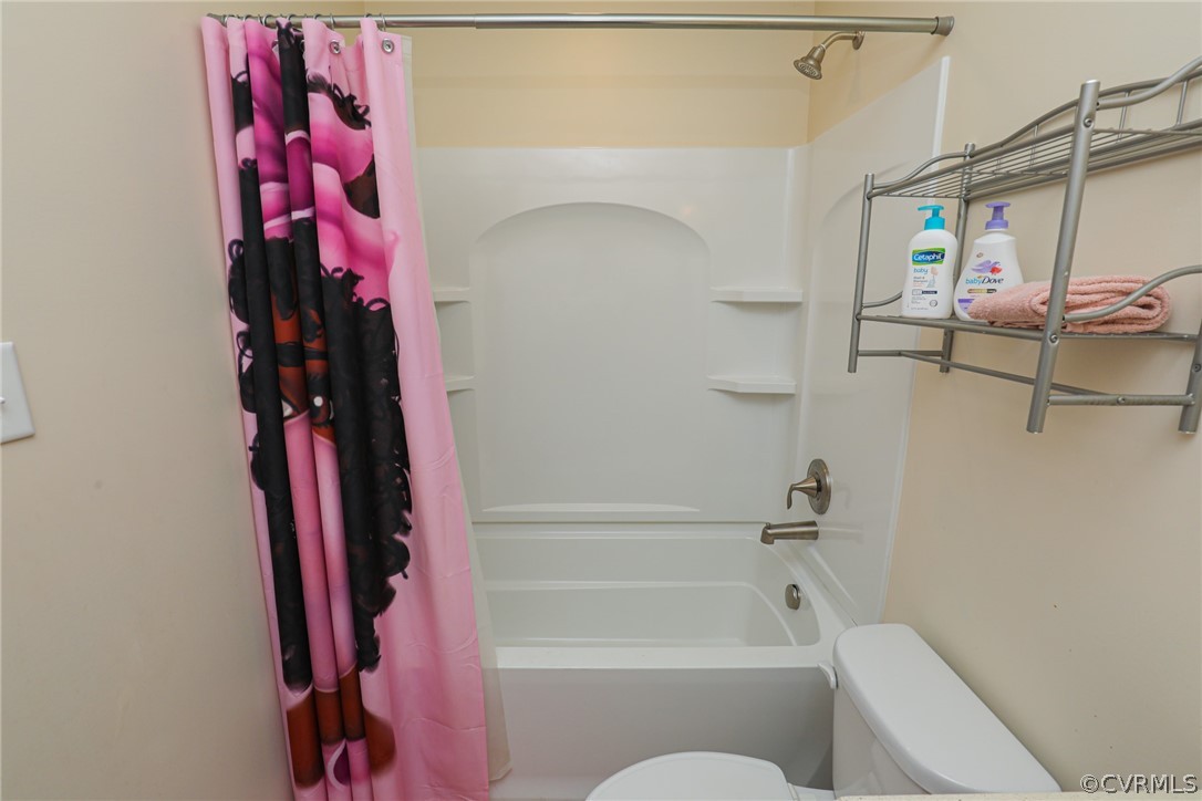 5346 Cold Harbor Road Mechanicsville, VA 23111 - Photo 17 of 42 Hall Bath with ceramic floor, vanity, tub/shower
