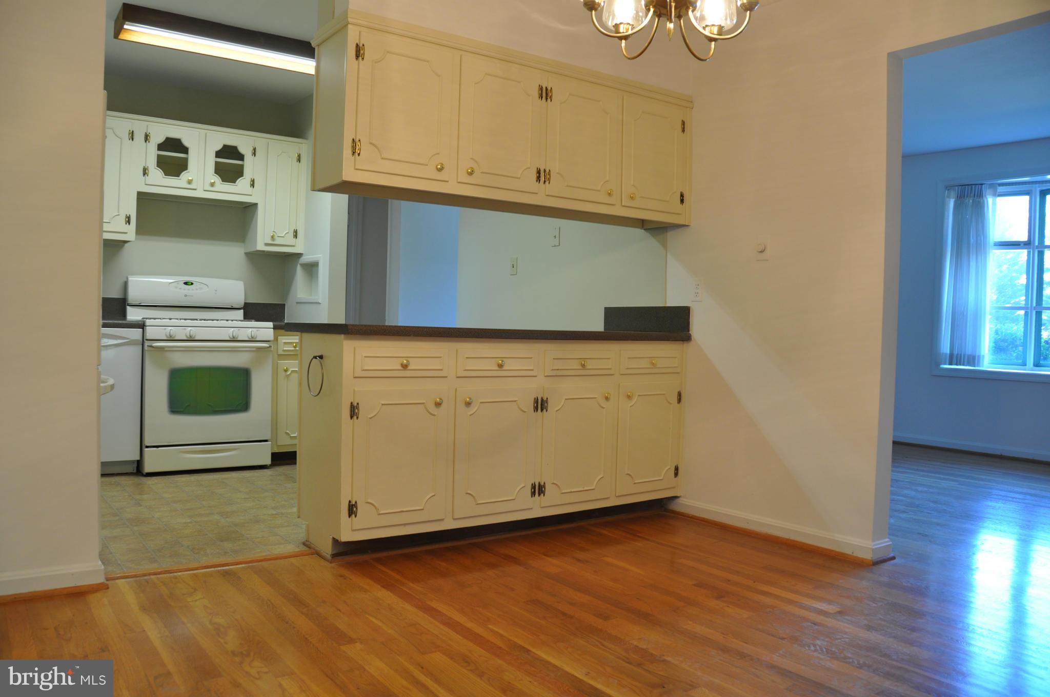 5417 Rolling Road Springfield, VA 22151 - Photo 3 of 20
