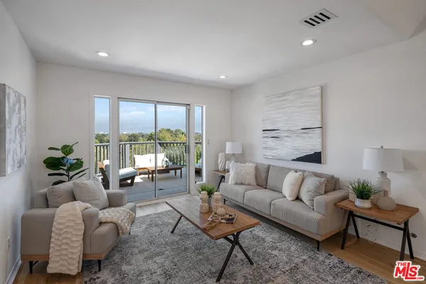 $9,000 | 11543 Sunshine Terrace, Studio City, CA 91604