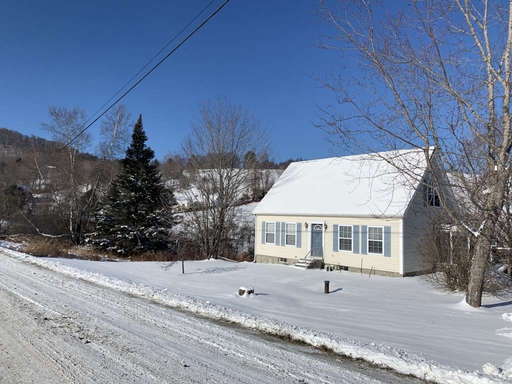 86 Hewitt Hill Road Pomfret, VT 05053 - Photo 2 of 19
