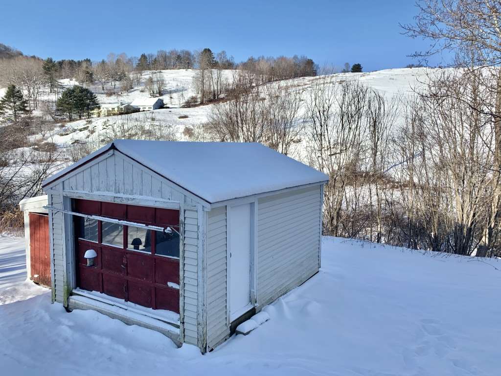 86 Hewitt Hill Road Pomfret, VT 05053 - Photo 18 of 19