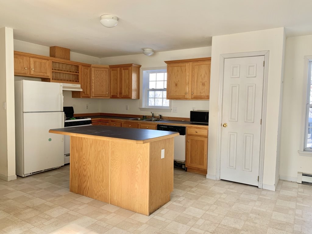 86 Hewitt Hill Road Pomfret, VT 05053 - Photo 4 of 19