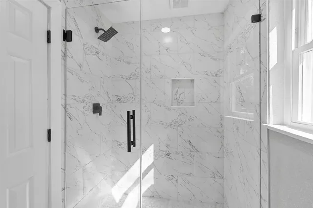 $210,000 | 5531 Elm Tree Drive, Houston, TX 77048