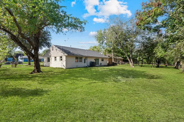 $210,000 | 5531 Elm Tree Drive, Houston, TX 77048