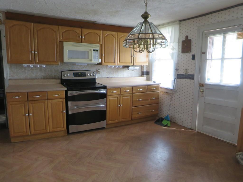 2 Chestnut Street Monson, MA 01057 - Photo 5 of 32
