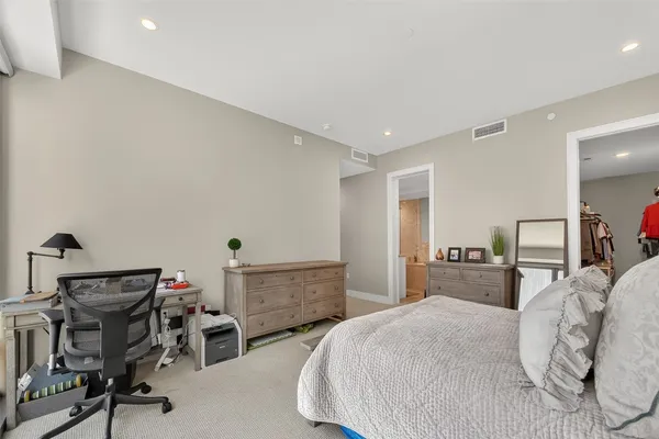 $899,000 | 2047 Westcreek Lane, Unit 608, Houston, TX 77027
