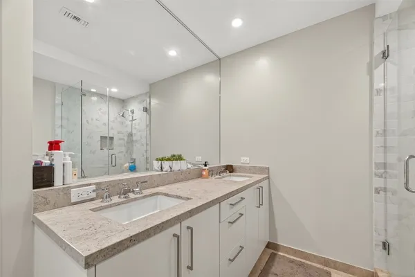 $899,000 | 2047 Westcreek Lane, Unit 608, Houston, TX 77027