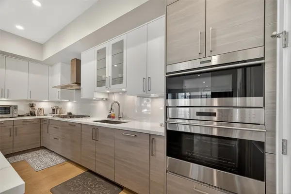 $899,000 | 2047 Westcreek Lane, Unit 608, Houston, TX 77027