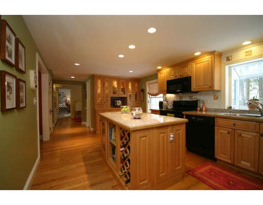 11 Robin Road Westwood, MA 02090 - Photo 11 of 18 Gallery Image 11