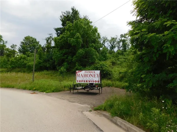 $250,000 | 329 McClellandtown Road, Uniontown, PA 15401