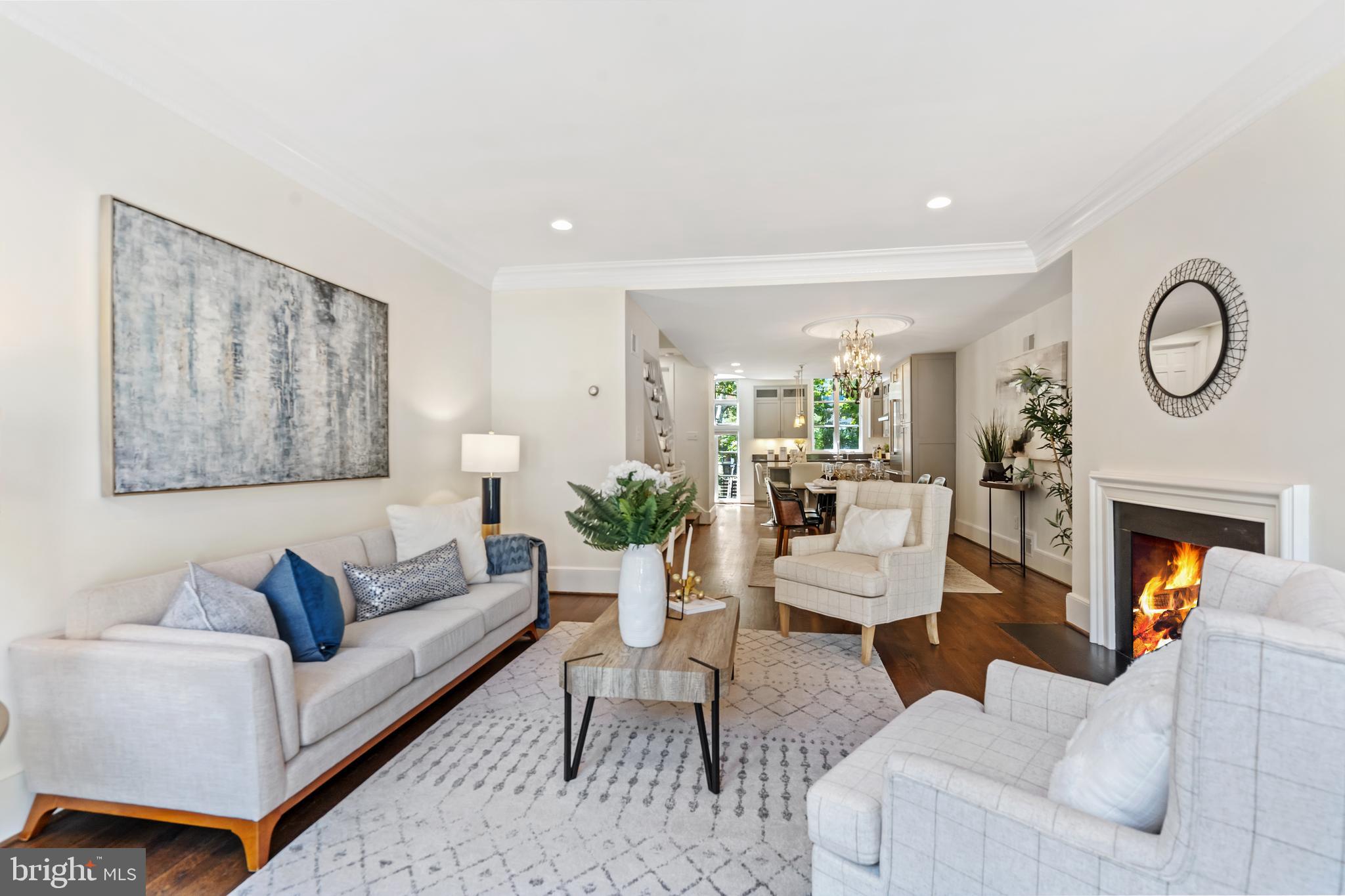 2517 I Street Northwest Washington, DC 20037 - Photo 11 of 37 Living room