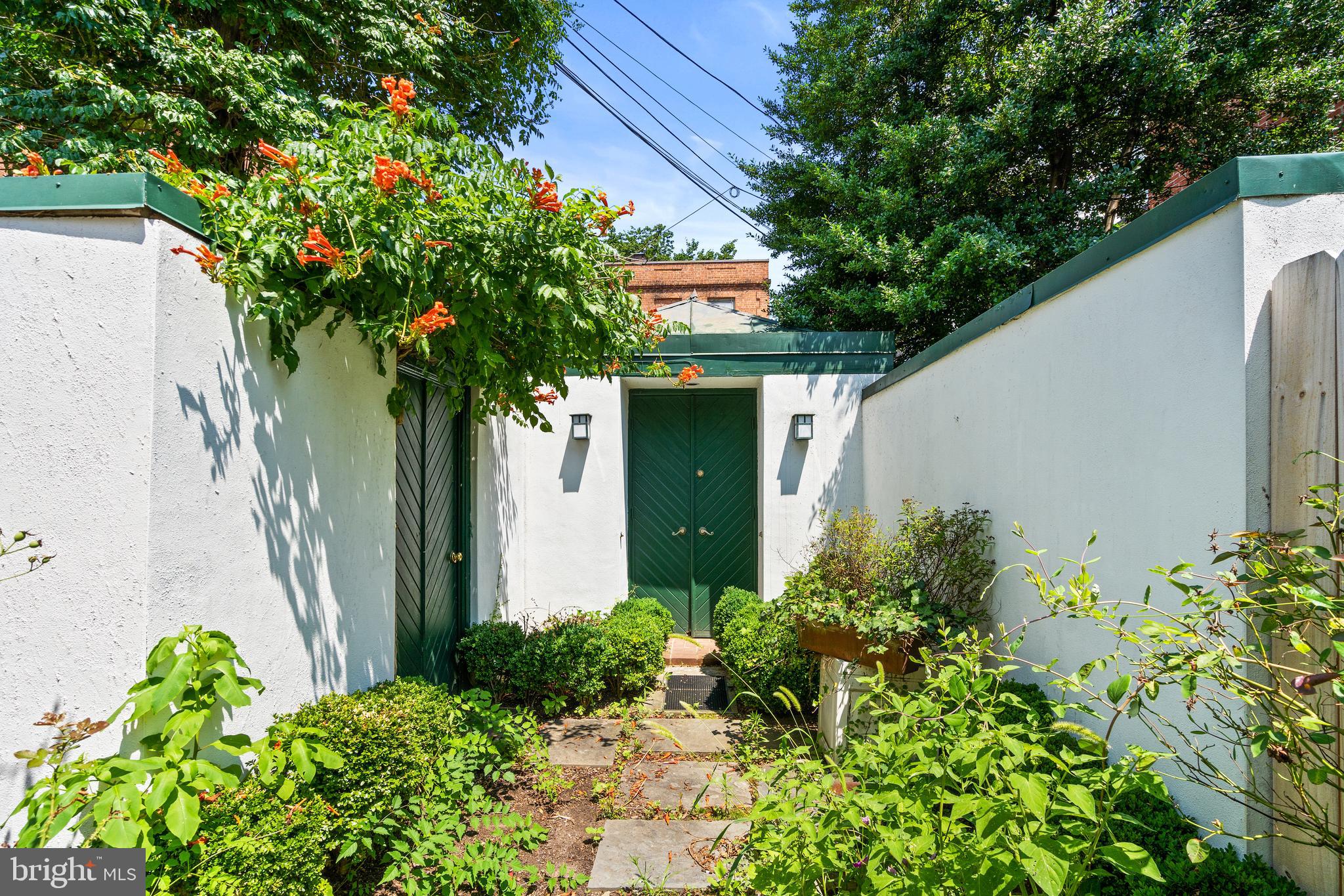 2517 I Street Northwest Washington, DC 20037 - Photo 29 of 37 Garage access