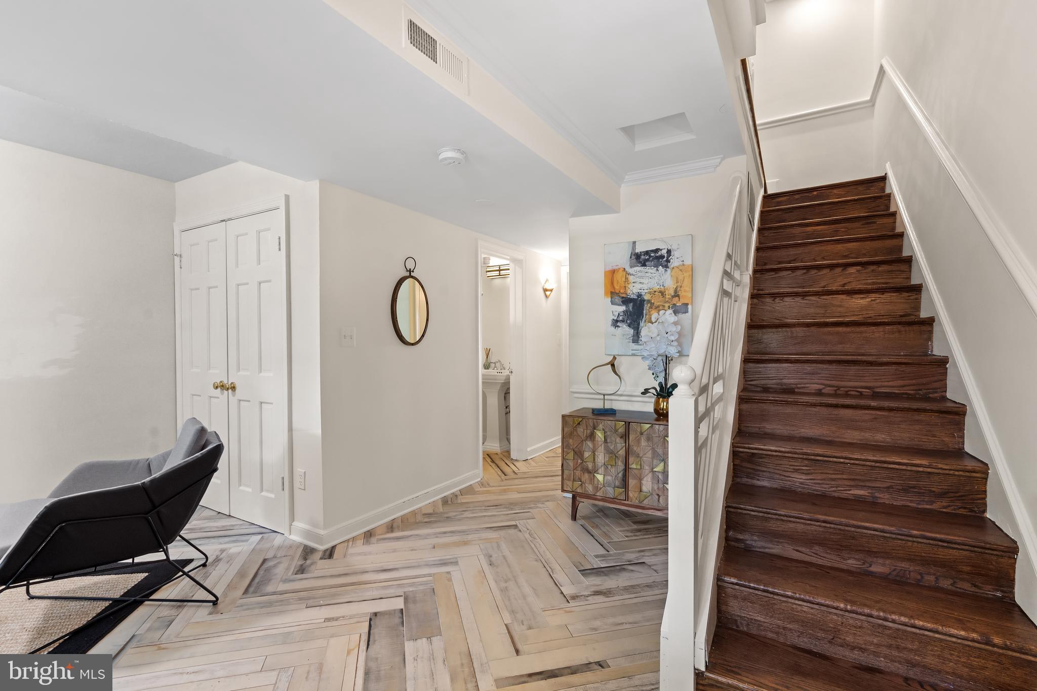 2517 I Street Northwest Washington, DC 20037 - Photo 3 of 37 Foyer