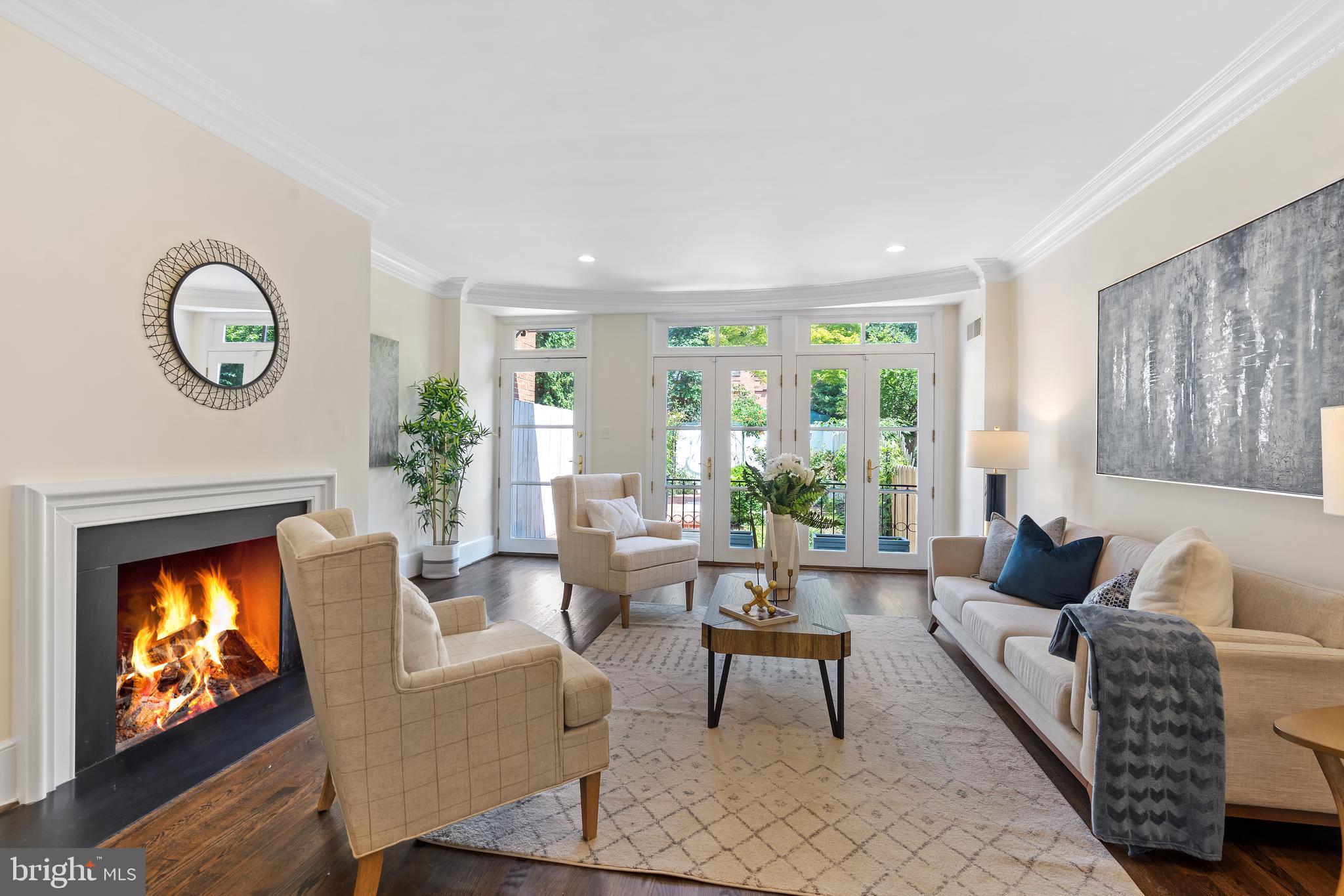 2517 I Street Northwest Washington, DC 20037 - Photo 10 of 37 Living room